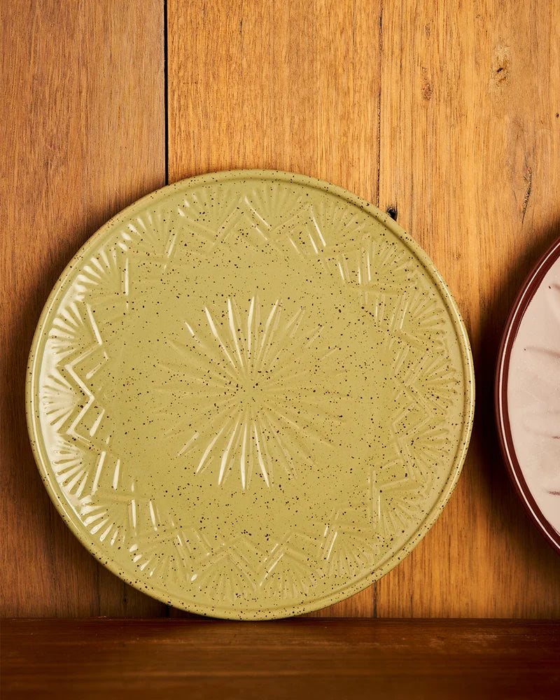 20cm Plate in Peppercorn / Hardware Lane