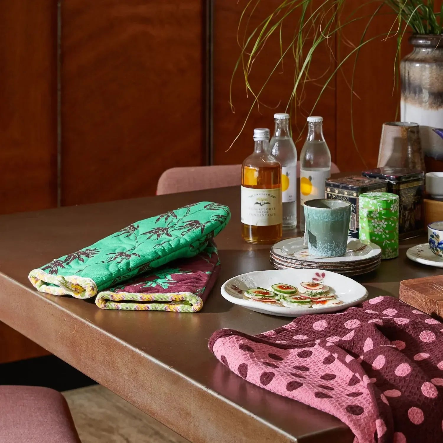 Aneta Oven Mitt Set-Kitchenware-Sage & Clare-The Bay Room