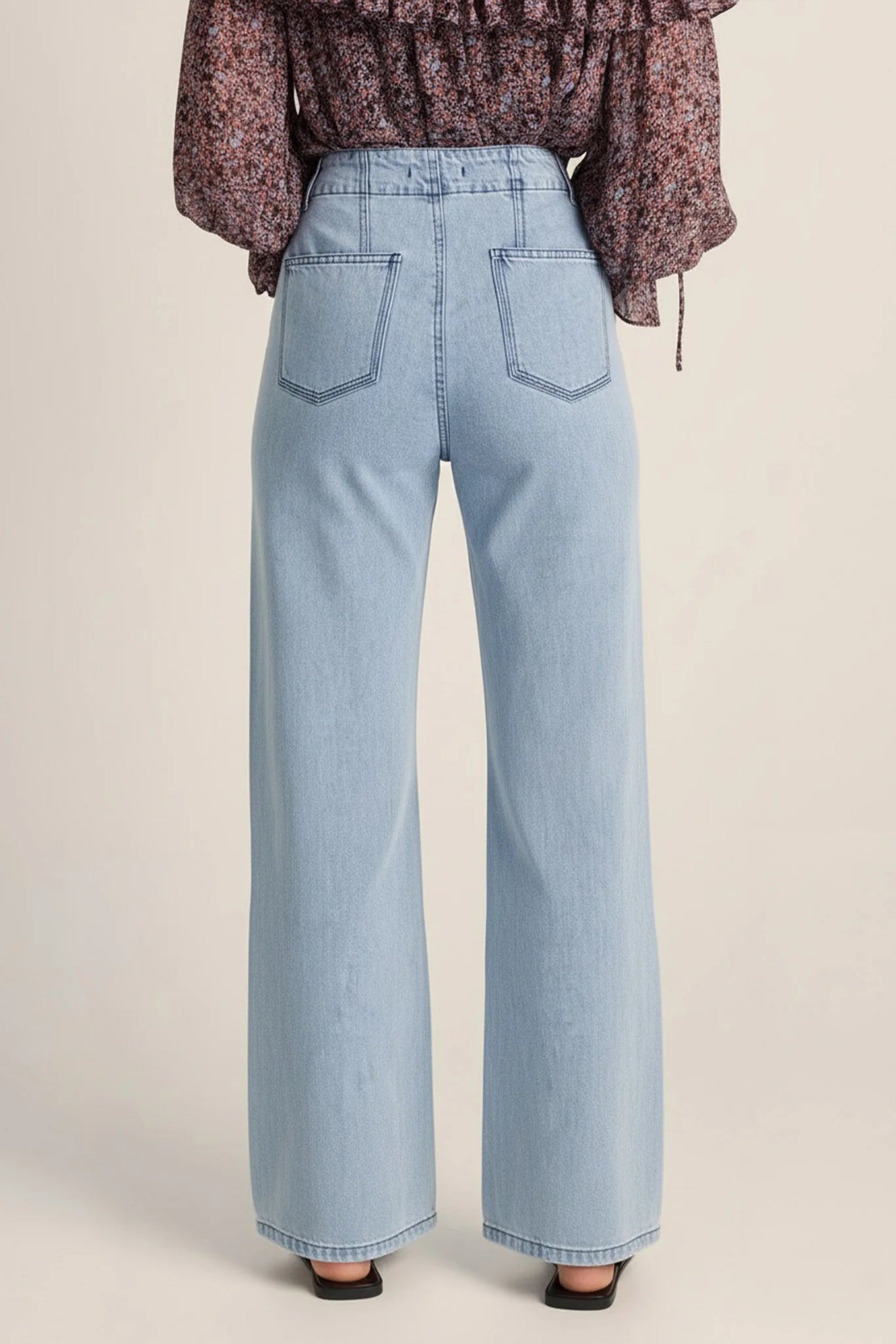 Lila Straight Leg Jean - Light Wash