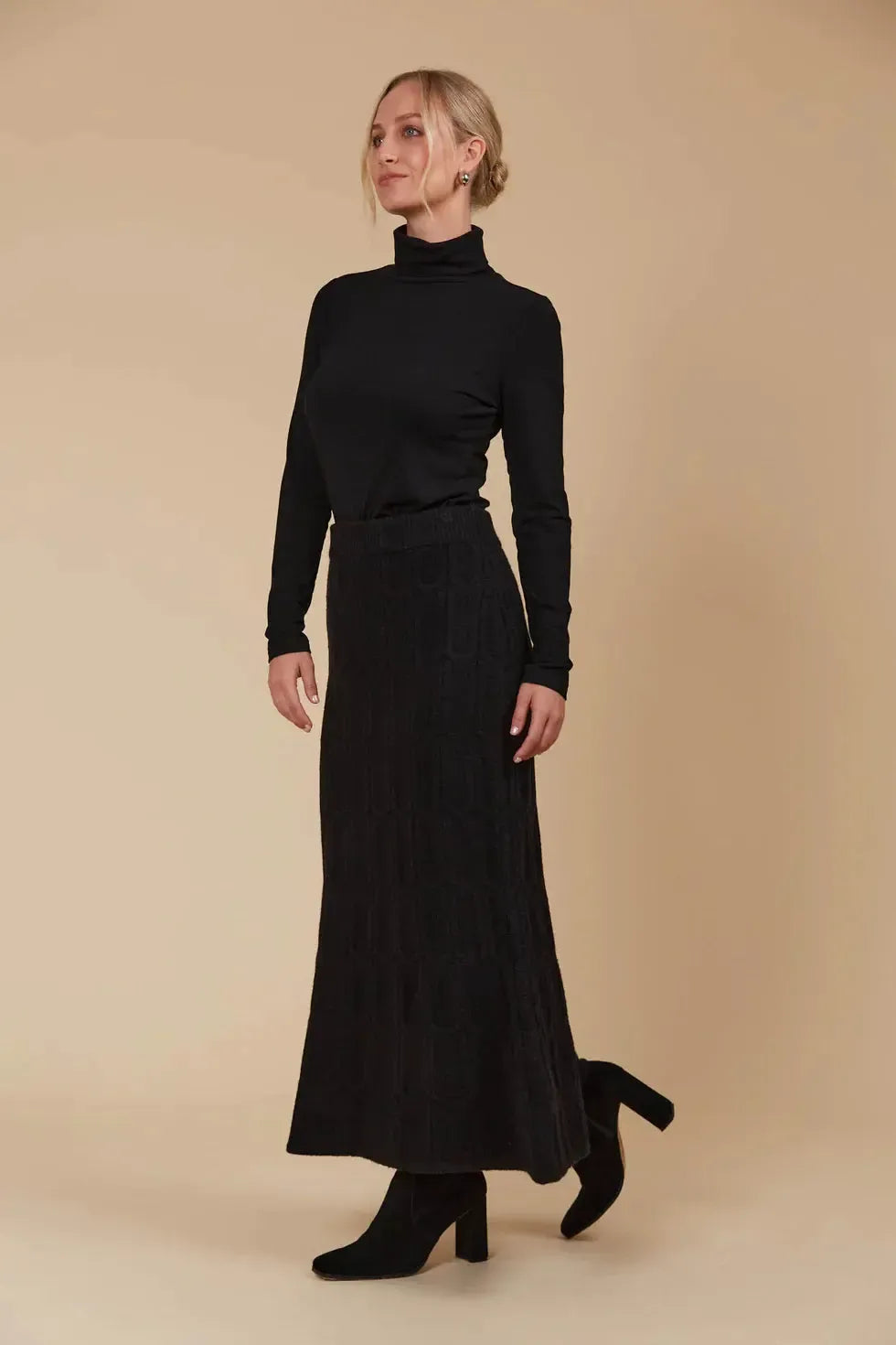 Hera Knit Skirt - Onyx-Skirts-Isle Of Mine-The Bay Room