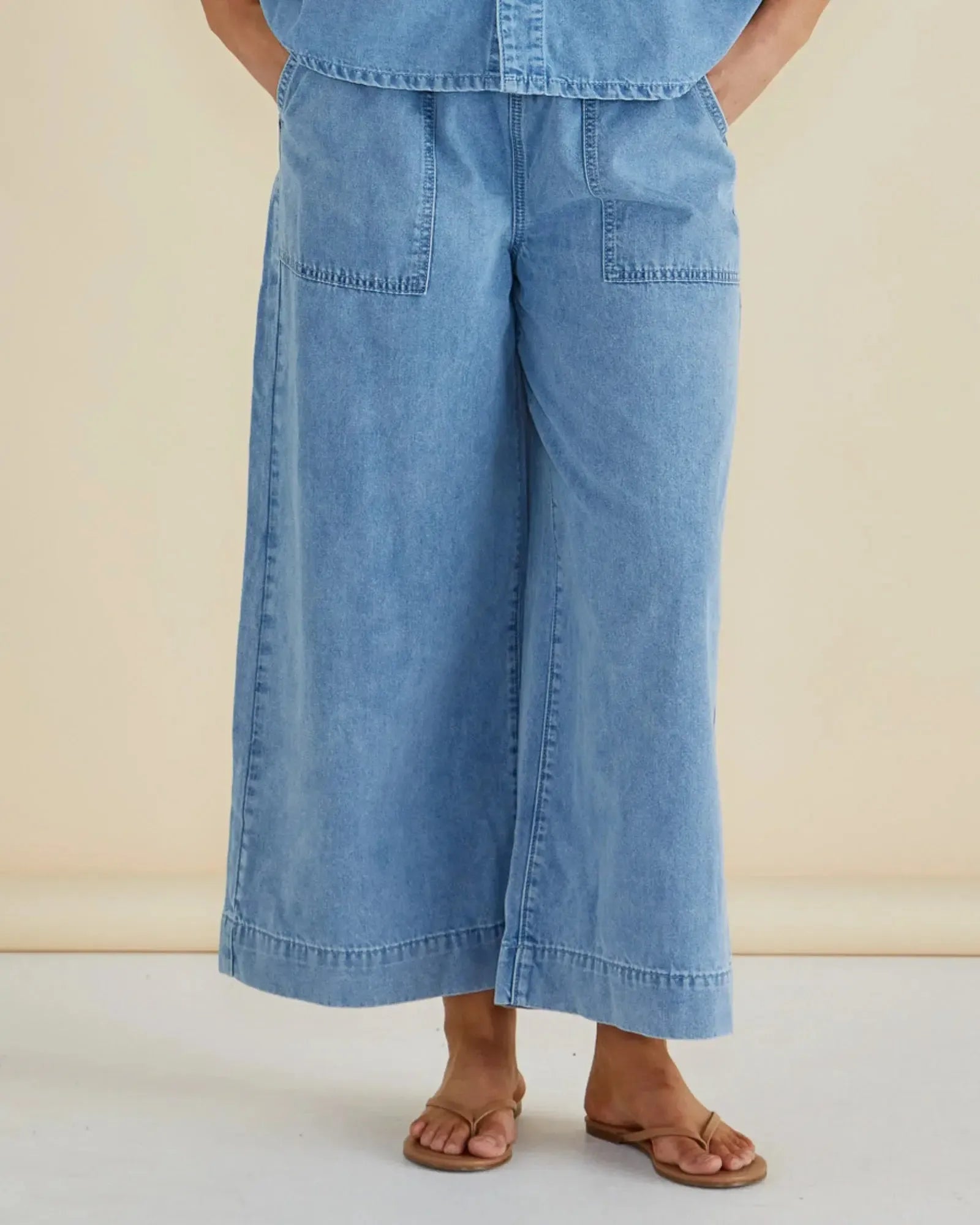 Saffra Relax Leg Jean - Medium Wash-Jeans-Betty Basics-The Bay Room