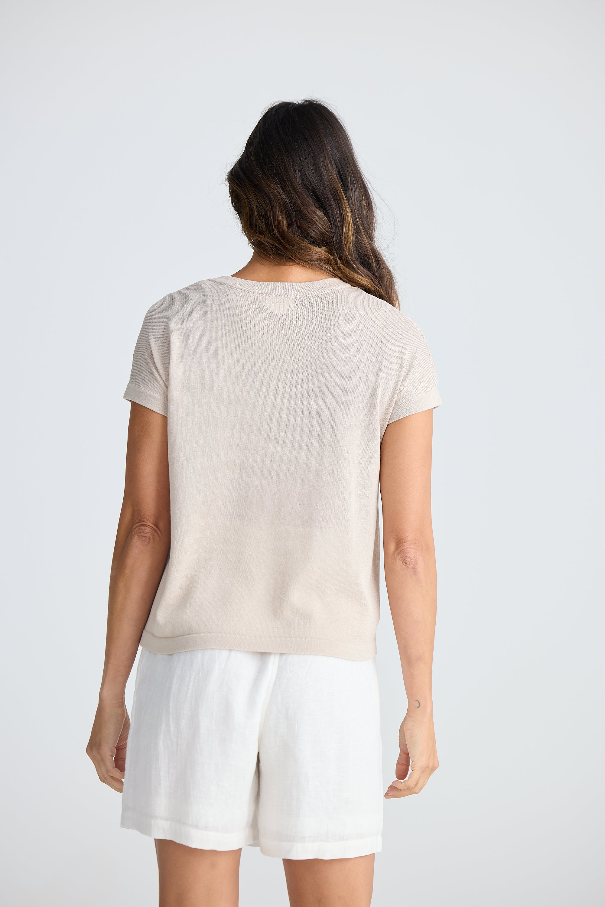 Melinda Tee - Sand-Tops-Holiday-The Bay Room