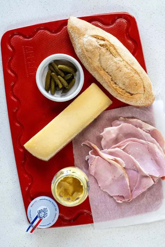 Petite Board Rouge-Kitchenware-Maison Appret-The Bay Room