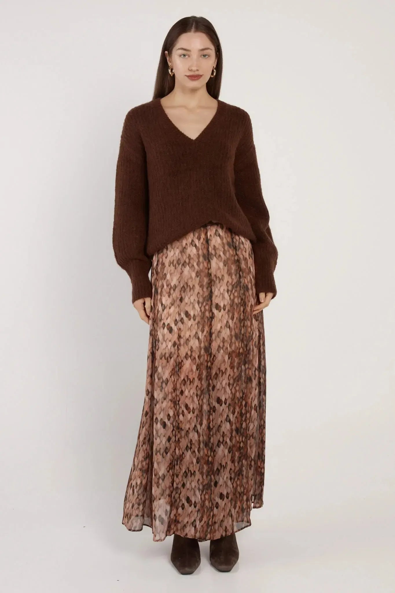 Remy V-Neck Jumper - Chocolate-Knitwear & Jumpers-Fate + Becker-The Bay Room