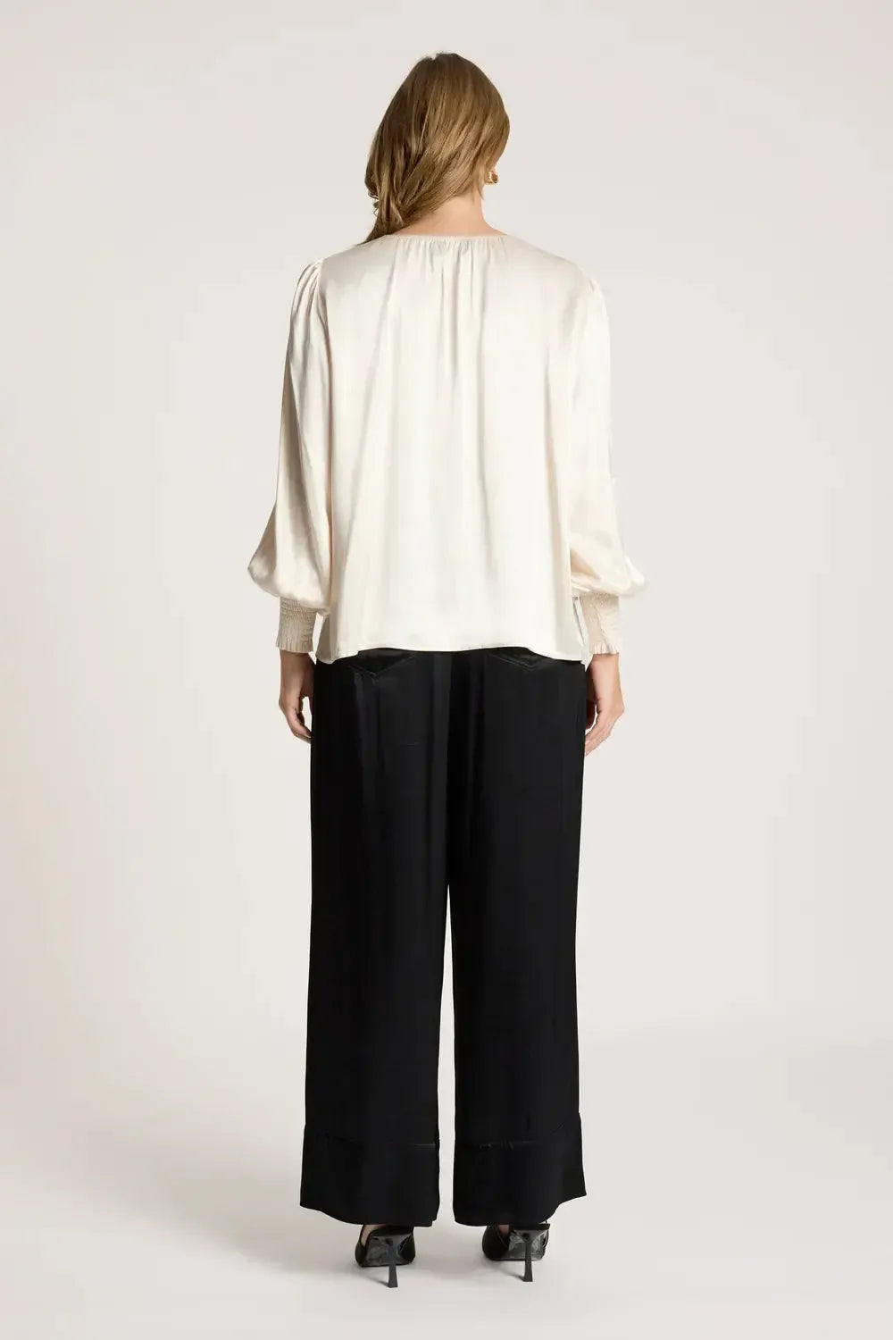 San Frill Top - Dune-Tops-Eb & Ive-The Bay Room