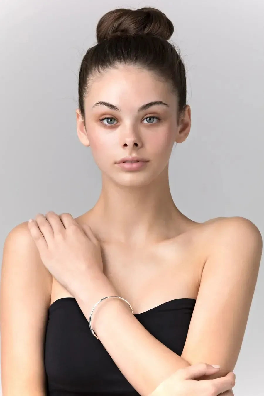 Sonny Gold Bangle-Jewellery-Liberte-The Bay Room