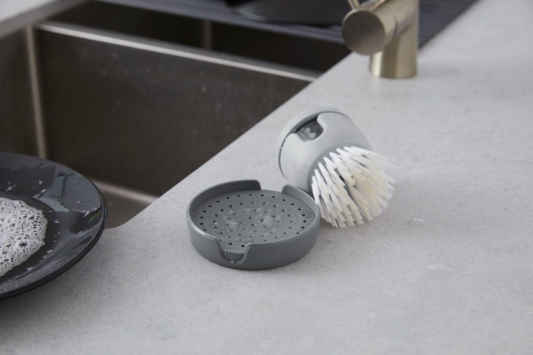 Kitchen Dish Brush With Soap Dispenser-Kitchenware-Grand Designs-The Bay Room